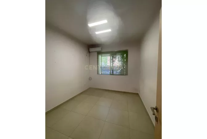 Business Property for Rent 3+1 in Tirana - 300 Euro