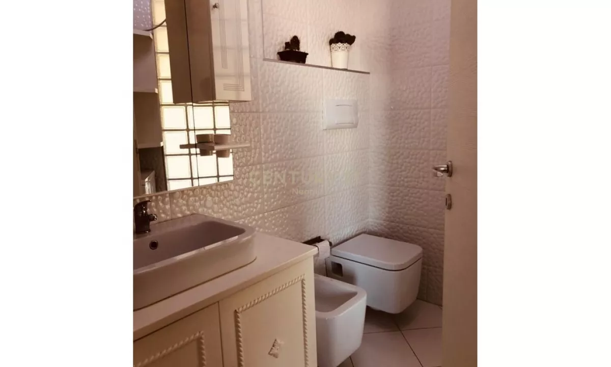 Appartamento in affitto a Tirana 2+1, Arredato