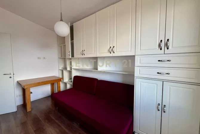 Appartamento in affitto a Tirana 2+1, Arredato