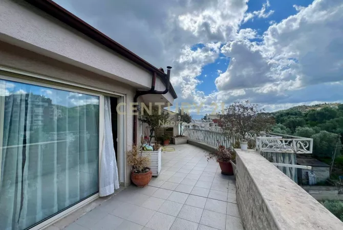 Appartamento in affitto a Tirana 2+1, Arredato