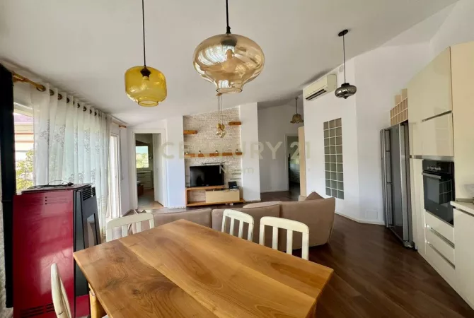 Appartamento in affitto a Tirana 2+1, Arredato