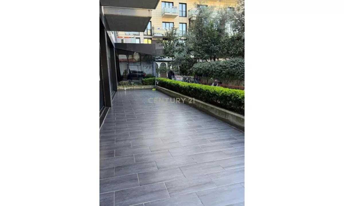 Ambient komercial per Qira ne Rruga e Kavajes, Tirane Neom113182
