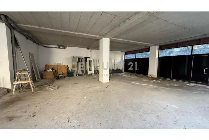 Ambient komercial per Qira ne Rruga e Kavajes, Tirane Neom113182