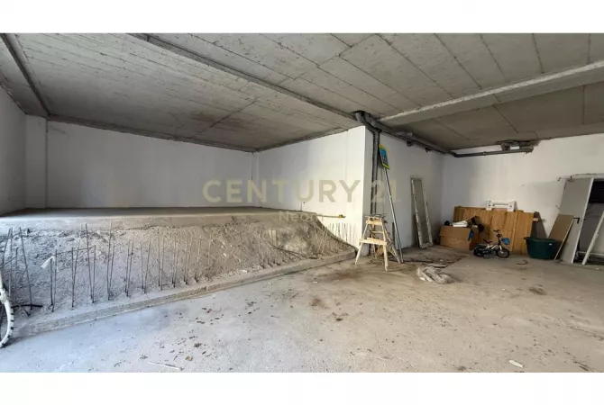 Ambient komercial per Qira ne Rruga e Kavajes, Tirane Neom113182