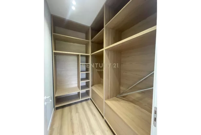 Shtepi me qera Apartament ne Tirane, 2+1, Mobilimi E mobiluar, Pagesa 2,000  Euro.