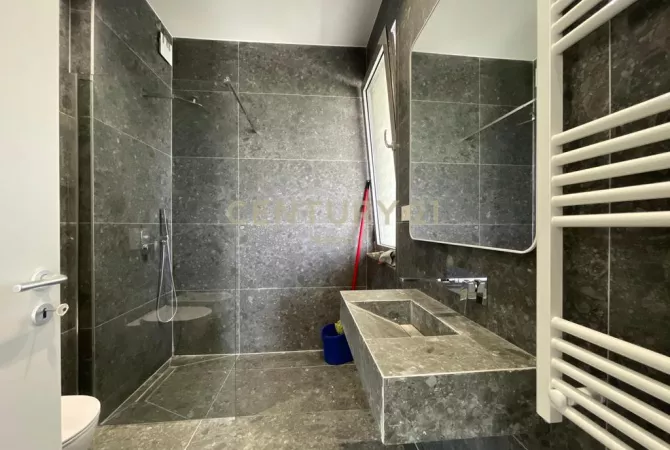 Shtepi me qera Apartament ne Tirane, 2+1, Mobilimi E mobiluar, Pagesa 2,000  Euro.