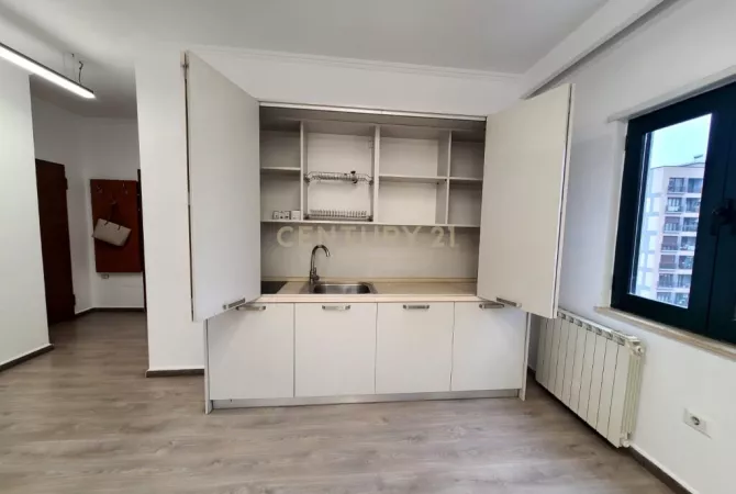 Business Property for Rent 3+1 in Tirana - 800 Euro