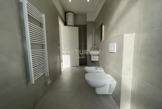 QIRA, AMBIENT PER ZYRA ME POST PARKIMI, ISH-DOGANA! Neom107148