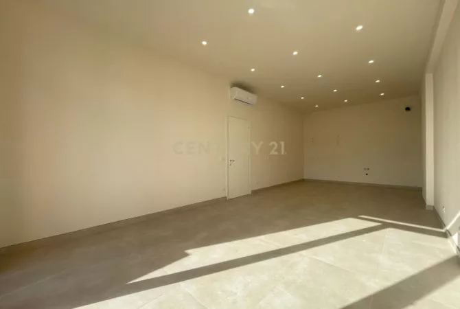 Business Property for Rent 3+1 in Tirana - 800 Euro