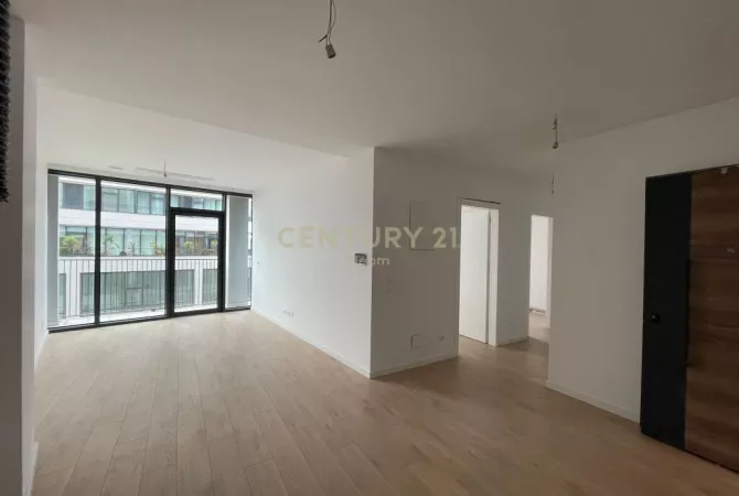 QIRA, AMBIENT PER ZYRA + POST PARKIMI TEK LAKE VIEW! Neom107044