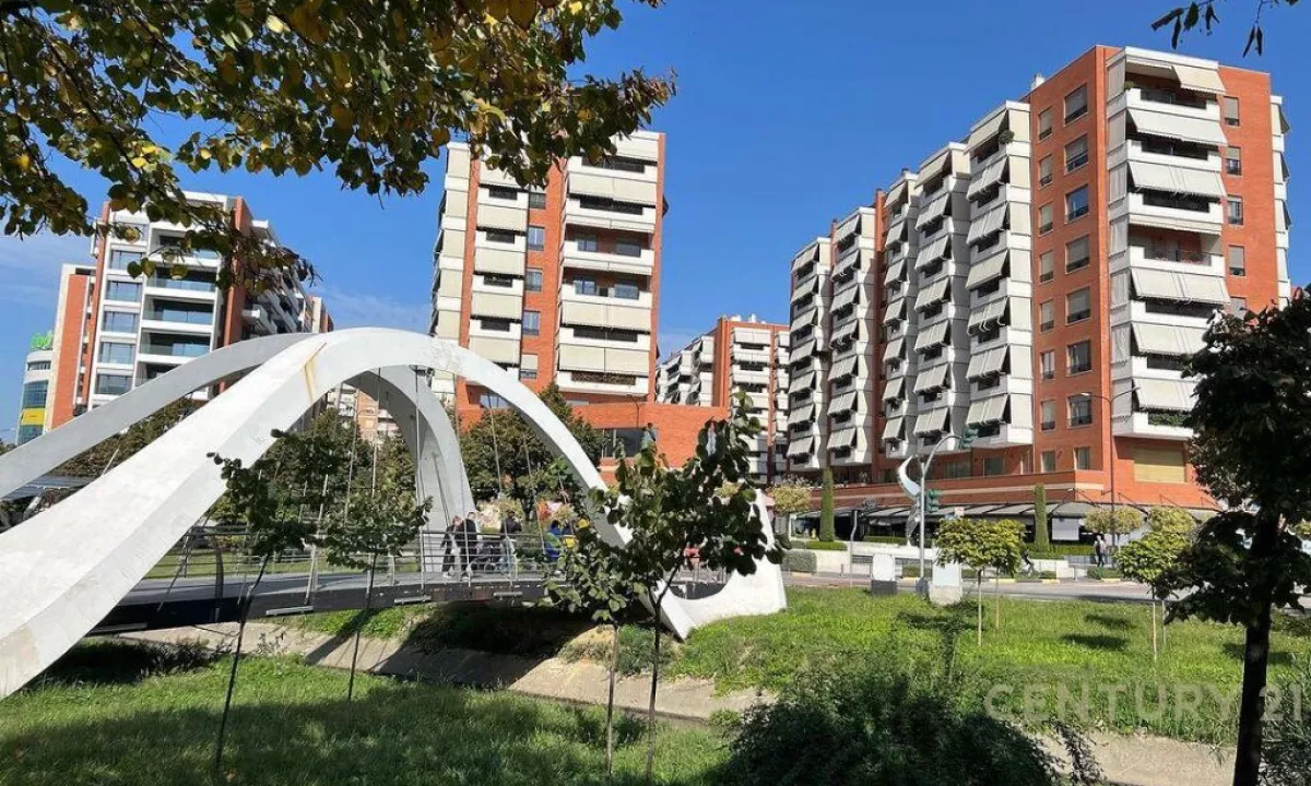 JEPET ME QIRA AMBIENT BIZNESI TE KOMPLEKSI DELIJORGJI!  Neom89737