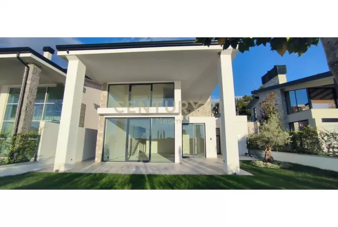 Shtepi ne shitje Vila Luksoze ne Tirane, 5+1, Mobilimi Bosh, pa mobiluar, Pagesa 570,000  Euro.