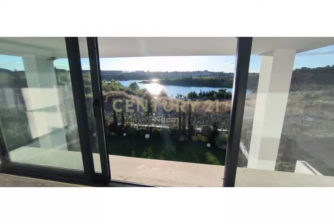 Shtepi ne shitje Vila Luksoze ne Tirane, 5+1, Mobilimi Bosh, pa mobiluar, Pagesa 570,000  Euro.