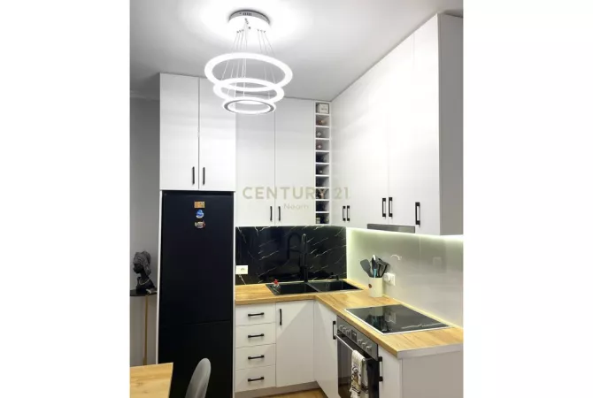 Shtepi ne shitje Apartament ne Tirane, 1+1, Mobilimi E mobiluar, Pagesa 121,000  Euro.