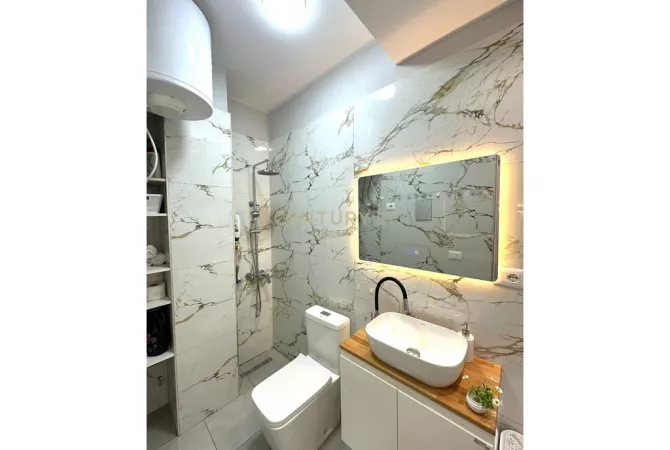 Shtepi ne shitje Apartament ne Tirane, 1+1, Mobilimi E mobiluar, Pagesa 121,000  Euro.