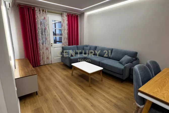 Shtepi ne shitje Apartament ne Tirane, 1+1, Mobilimi E mobiluar, Pagesa 140,000  Euro.