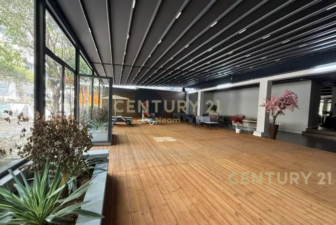 AMBIENT KOMERCIAL PËR QIRA - 727 m², TEK ISH-EKSPOZITA! Neom122436