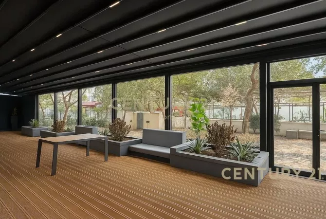 AMBIENT KOMERCIAL PER QIRA - 727 m2, TEK ISH-EKSPOZITA! Neom122436