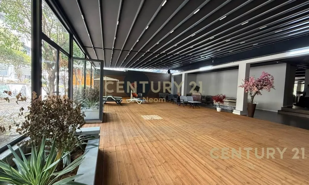 AMBIENT KOMERCIAL PER QIRA - 727 m2, TEK ISH-EKSPOZITA! Neom122436