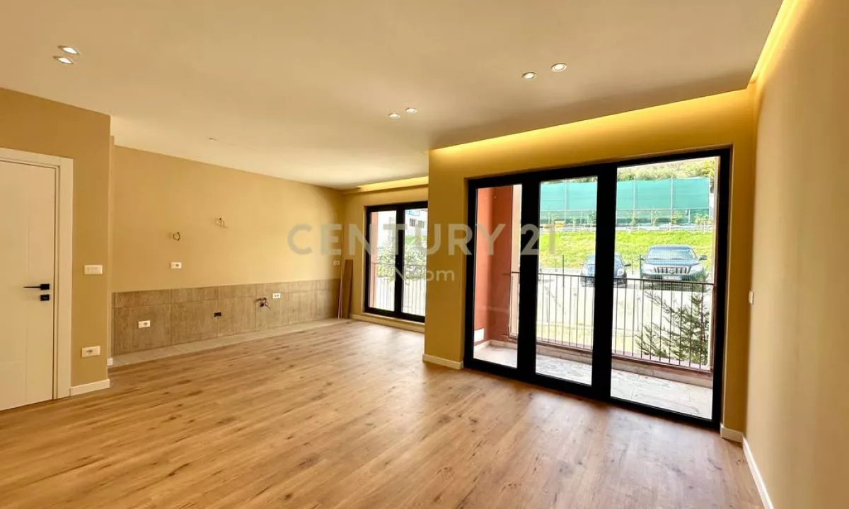 Shtepi ne shitje Apartament ne Tirane, 2+1, Mobilimi Bosh, pa mobiluar, Pagesa 214,000  Euro.