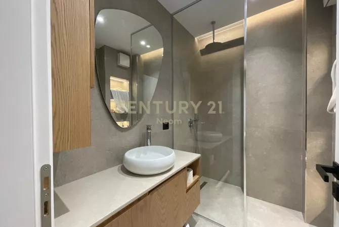 Shtepi ne shitje Apartament ne Tirane, 3+1, Mobilimi E mobiluar, Pagesa 355,000  Euro.