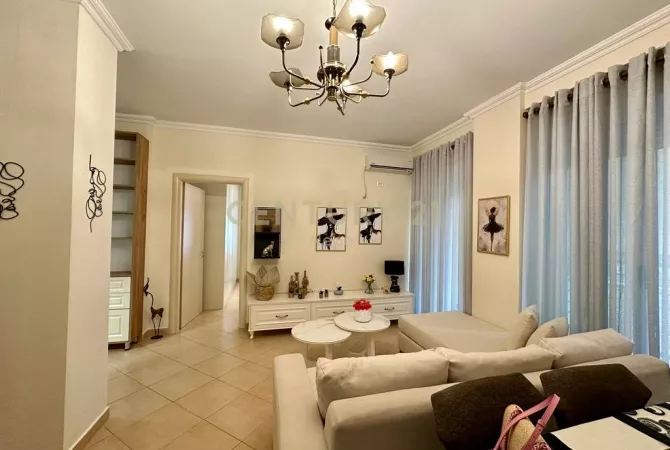 Shtepi me qera Apartament ne Tirane, 3+1, Mobilimi E mobiluar, Pagesa 750  Euro.