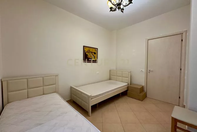 Shtepi me qera Apartament ne Tirane, 3+1, Mobilimi E mobiluar, Pagesa 750  Euro.