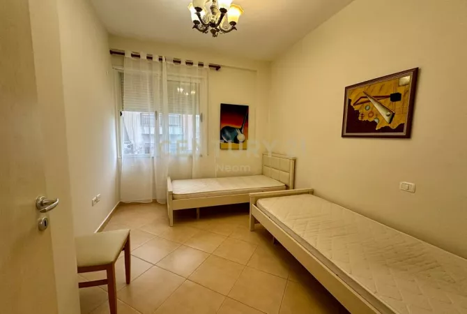 Shtepi me qera Apartament ne Tirane, 3+1, Mobilimi E mobiluar, Pagesa 750  Euro.