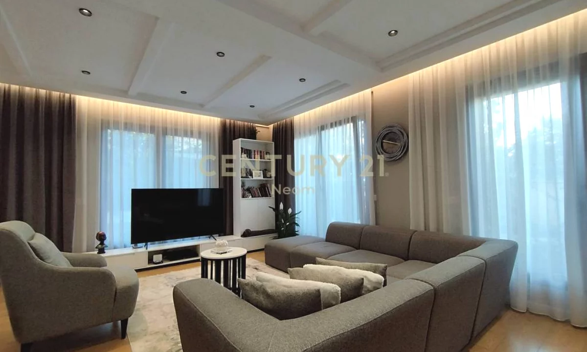 Shtepi ne shitje Vila Luksoze ne Tirane, 6+1, Mobilimi E mobiluar, Pagesa 800,000  Euro.