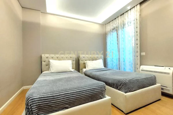 Shtepi ne shitje Vila Luksoze ne Tirane, 6+1, Mobilimi E mobiluar, Pagesa 800,000  Euro.