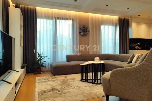 Shtepi ne shitje Vila Luksoze ne Tirane, 6+1, Mobilimi E mobiluar, Pagesa 800,000  Euro.