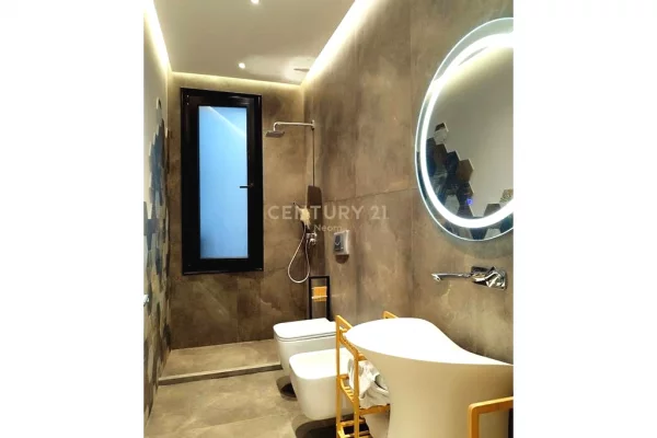 Shtepi ne shitje Vila Luksoze ne Tirane, 6+1, Mobilimi E mobiluar, Pagesa 2,200,000  Euro.