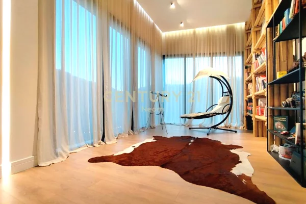 Shtepi ne shitje Vila Luksoze ne Tirane, 6+1, Mobilimi E mobiluar, Pagesa 2,200,000  Euro.