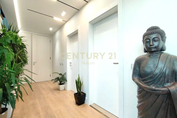 Shtepi ne shitje Vila Luksoze ne Tirane, 6+1, Mobilimi E mobiluar, Pagesa 2,200,000  Euro.