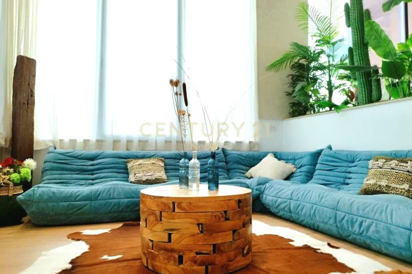 Shtepi ne shitje Vila Luksoze ne Tirane, 6+1, Mobilimi E mobiluar, Pagesa 2,200,000  Euro.