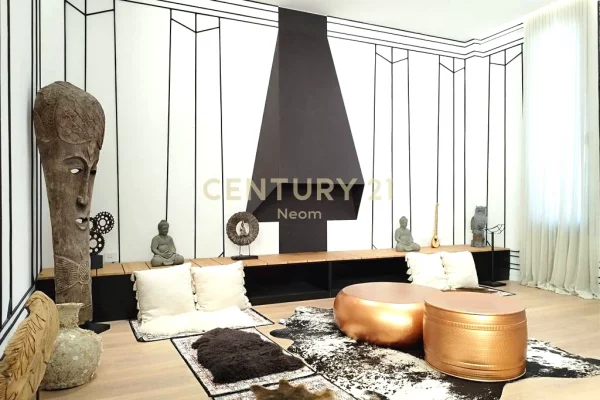 Shtepi ne shitje Vila Luksoze ne Tirane, 6+1, Mobilimi E mobiluar, Pagesa 2,200,000  Euro.