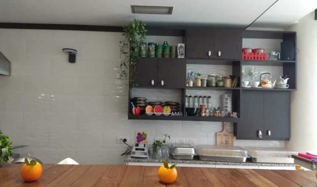 Jepet me qera ambienti + shitet biznesi 