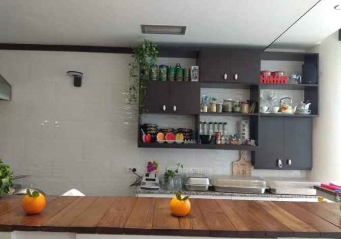 Jepet me qera ambienti + shitet biznesi 