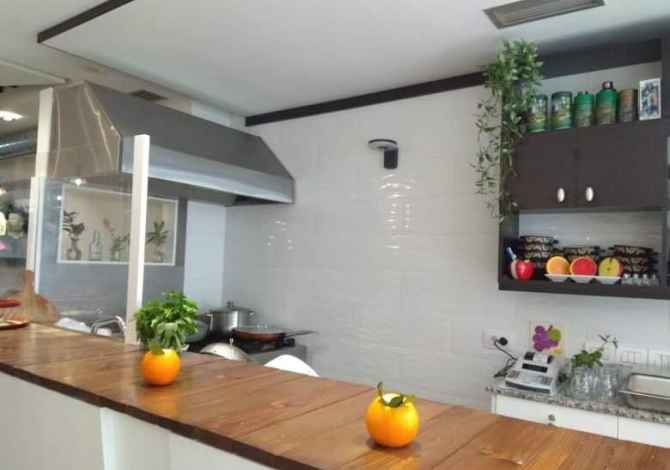 Jepet me qera ambienti + shitet biznesi 