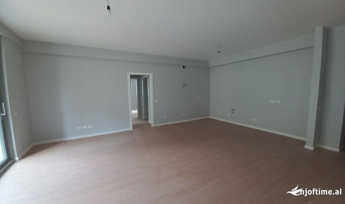 Apartament per zyra me qira ne Bllok