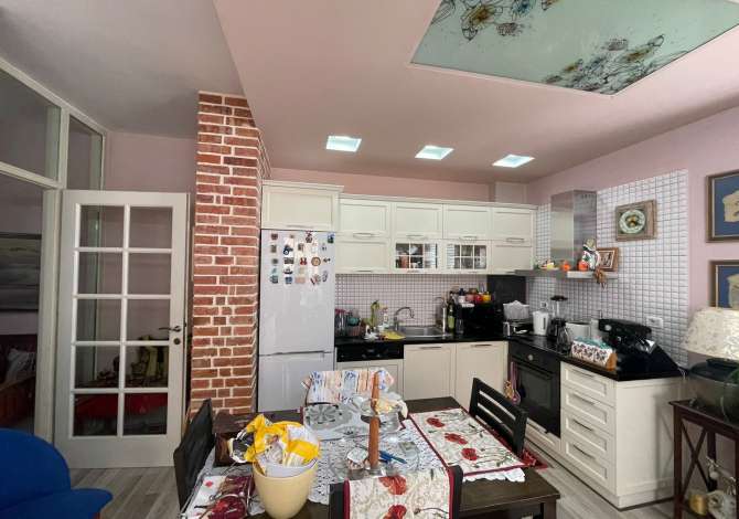 Shtepi ne shitje Apartament ne Tirane, 3+1, Mobilimi E mobiluar, Pagesa 145,000  Euro.