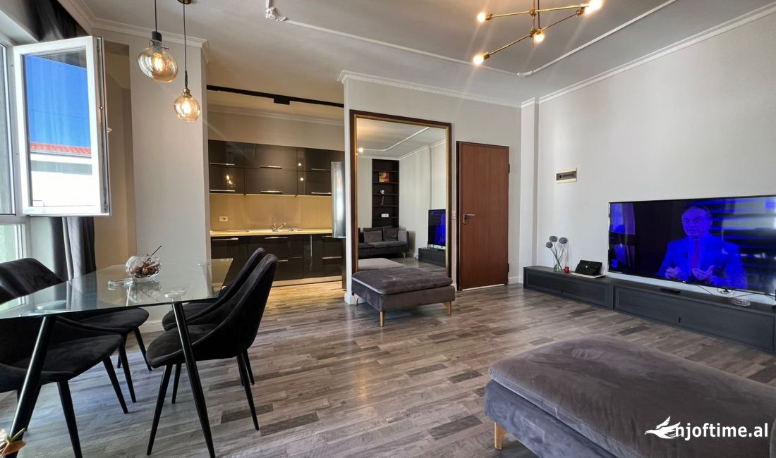 Shtepi ne shitje Apartament ne Tirane, 2+1, Mobilimi E mobiluar, Pagesa 230,000  Euro.