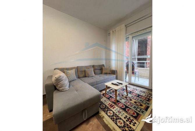 shitet,apartament 1+1 ne Golem