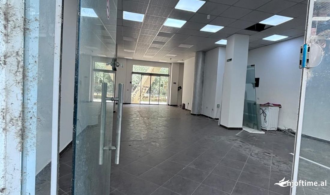 Qera, Ambient Biznesi, 21 Dhjetori, Tirane.