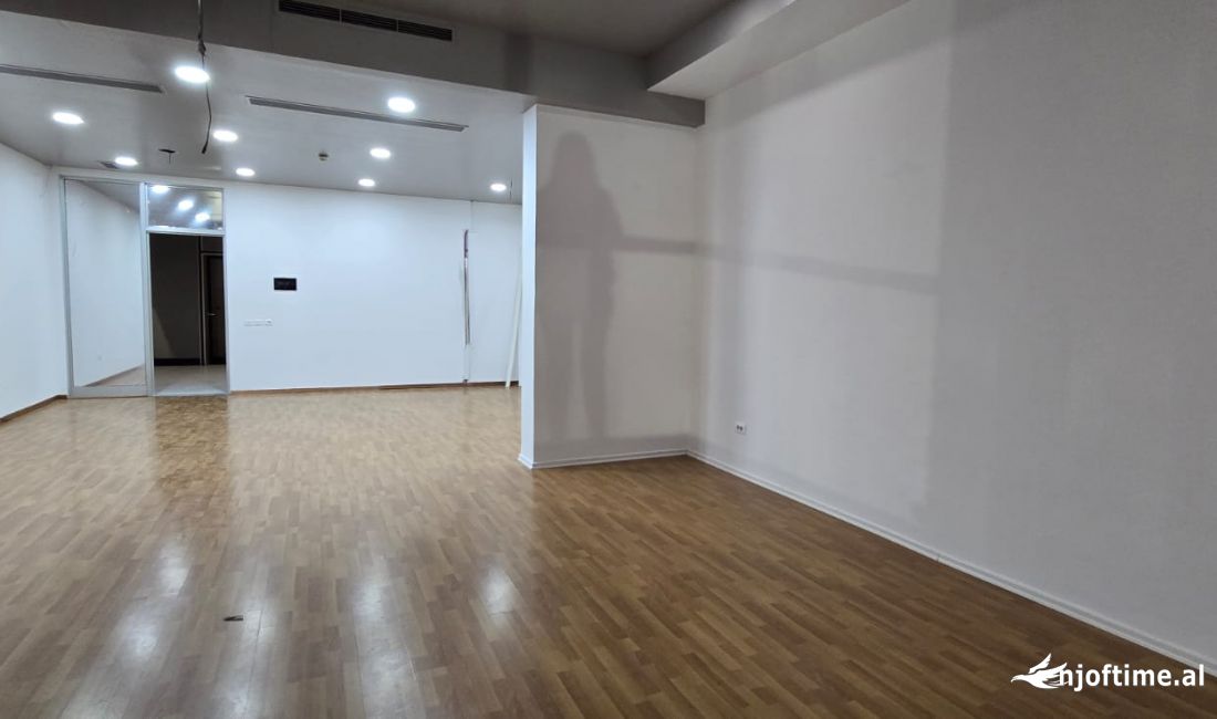 Ambjent,Myslym Shyri me qera