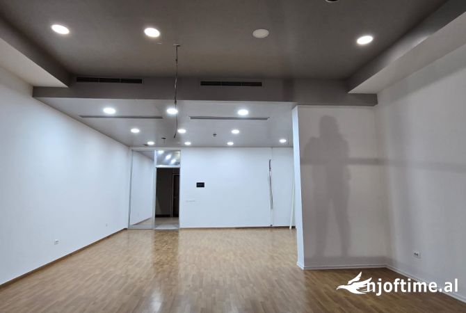 Ambjent,Myslym Shyri me qera