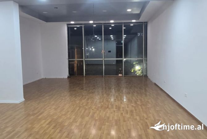 Ambjent,Myslym Shyri me qera