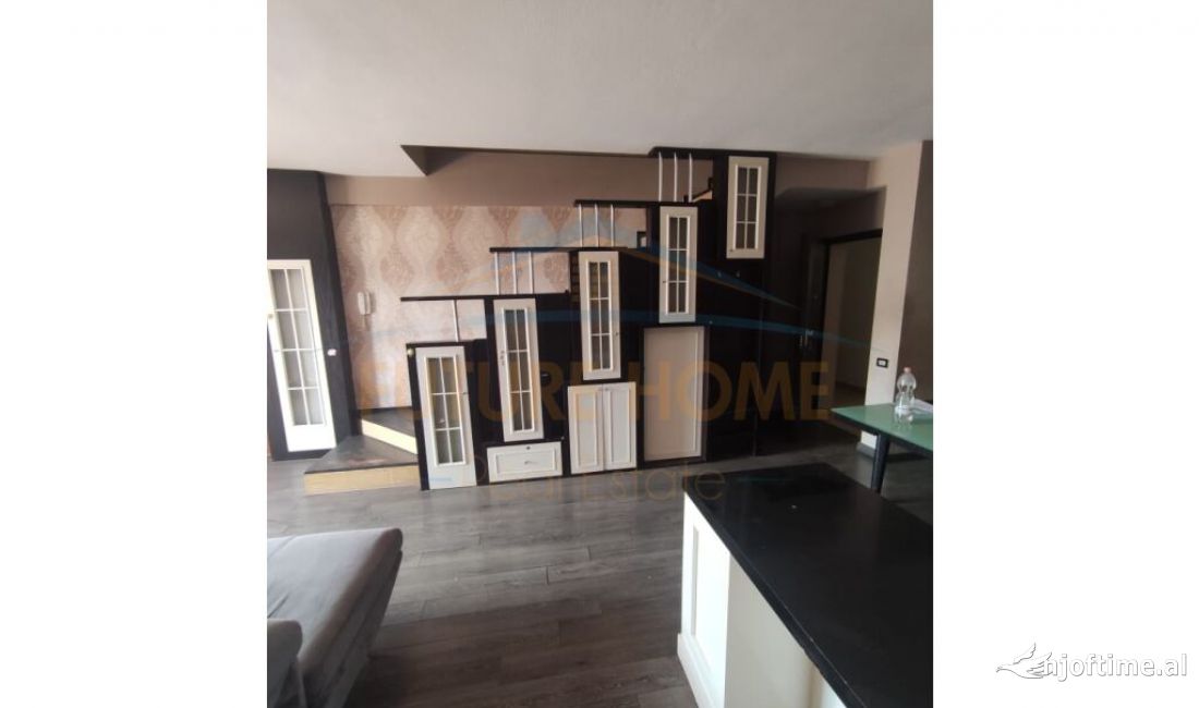 Shtepi ne shitje Apartament ne Tirane, 3+1, Mobilimi Pjeserisht e mobiluar, Pagesa 270,000  Euro.