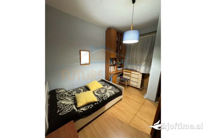 Shtepi ne shitje Apartament ne Tirane, 3+1, Mobilimi Bosh, pa mobiluar, Pagesa 280,000  Euro.