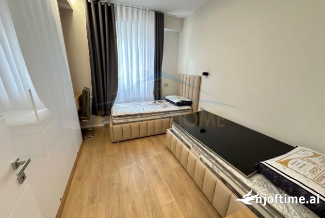 Qira, Apartament 2+1+2+ 2Poste Parkimi,kopshti Botanik Tiranë